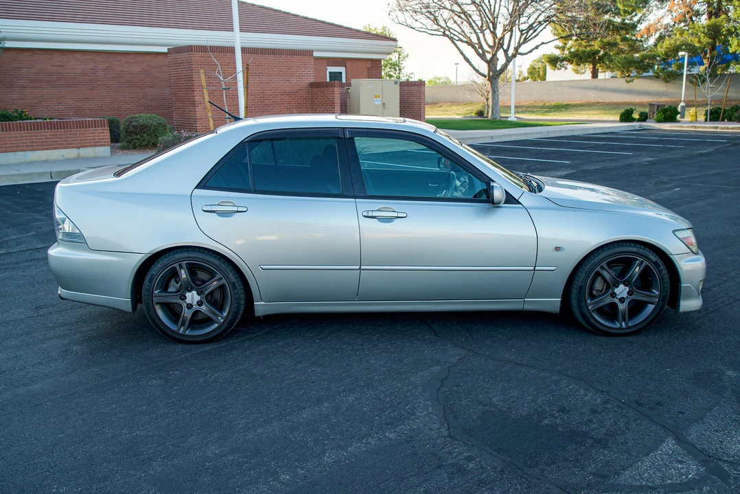 1998 Toyota - Image 21 of 31
