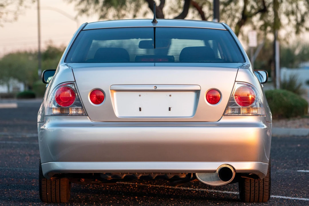 1998 Toyota - Image 5 of 31