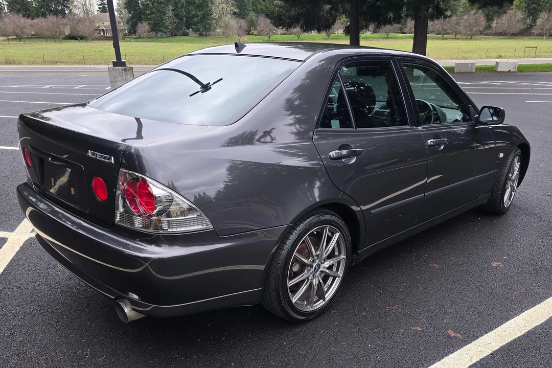 1998 Toyota - Image 4 of 31