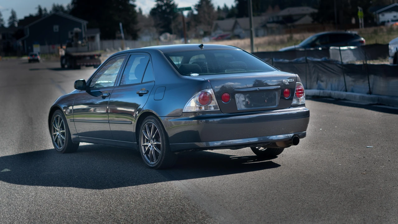 1998 Toyota - Image 10 of 31