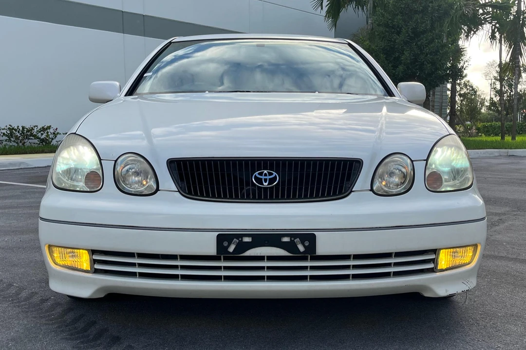 1998 Toyota Crown 10th Gen - Image 2 of 31