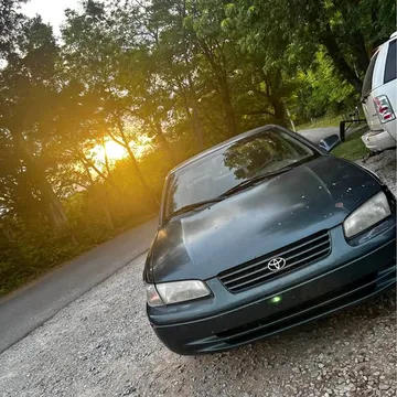 1998 Toyota Camry LE Sedan 4D
