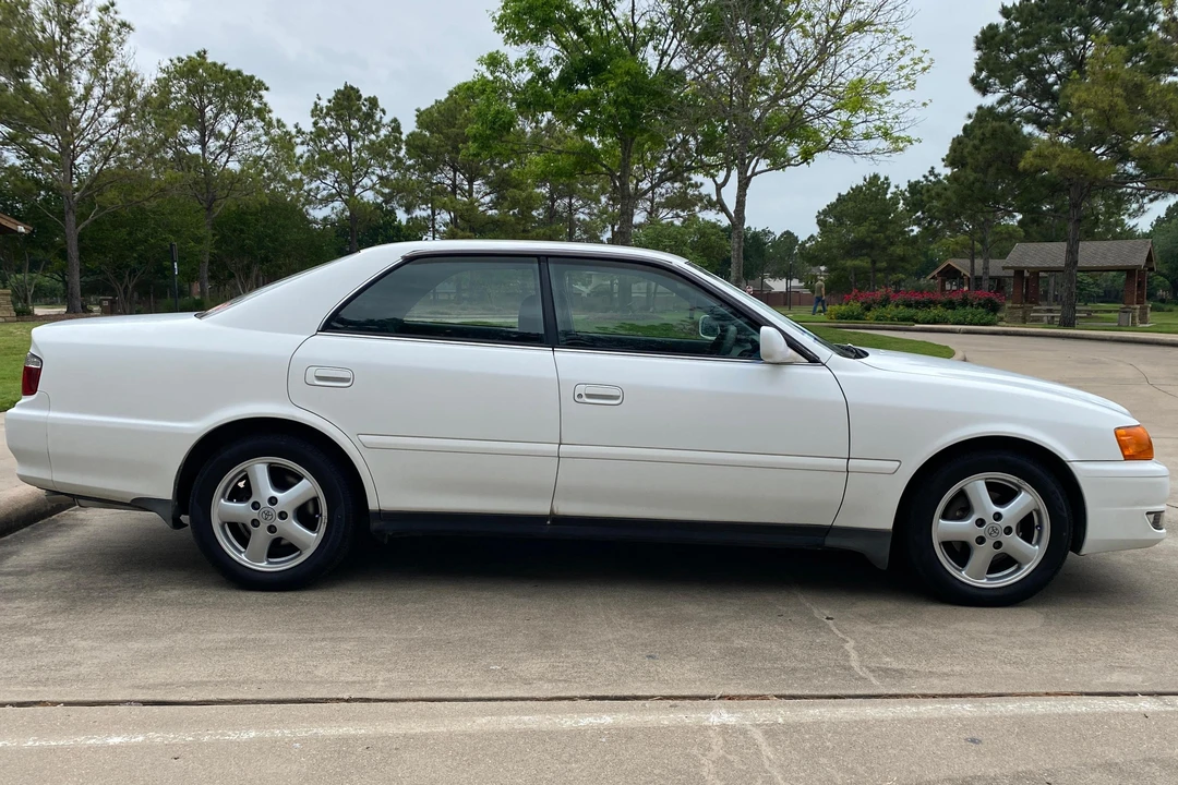 1998 Toyota Chaser 6th Gen - Image 3 of 31