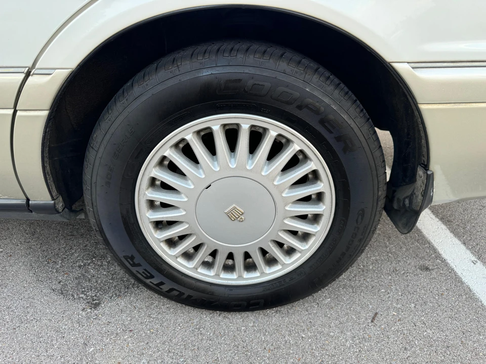 1998 Toyota Crown 10th Gen - Image 18 of 31