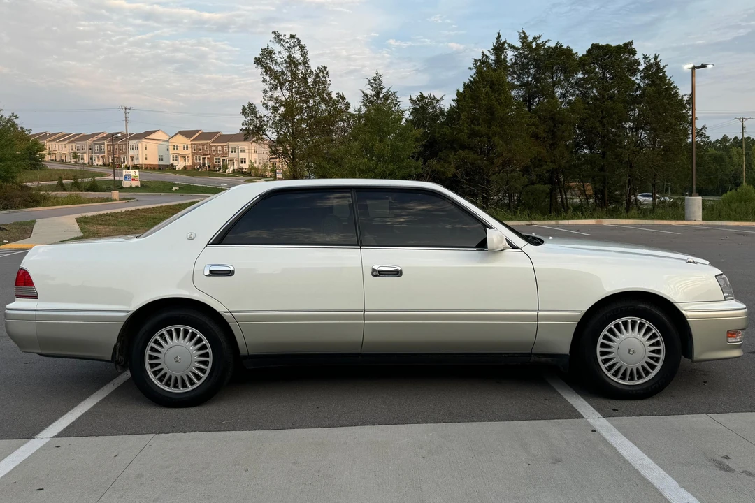 1998 Toyota Crown 10th Gen - Image 3 of 31