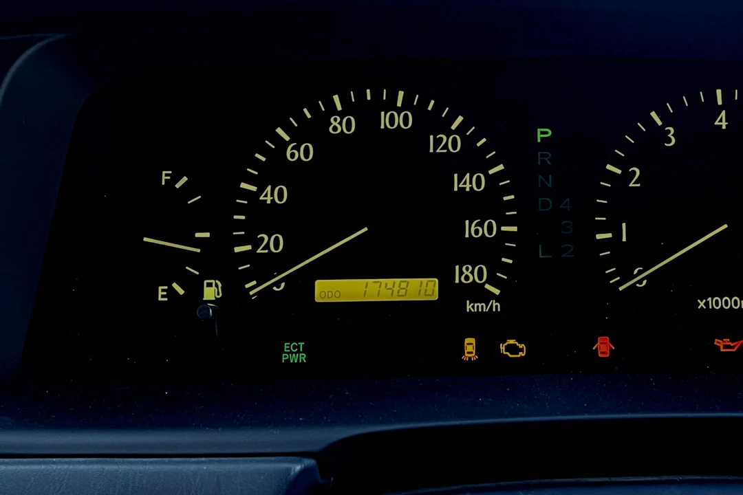 1998 Toyota Crown 10th Gen - Image 30 of 31