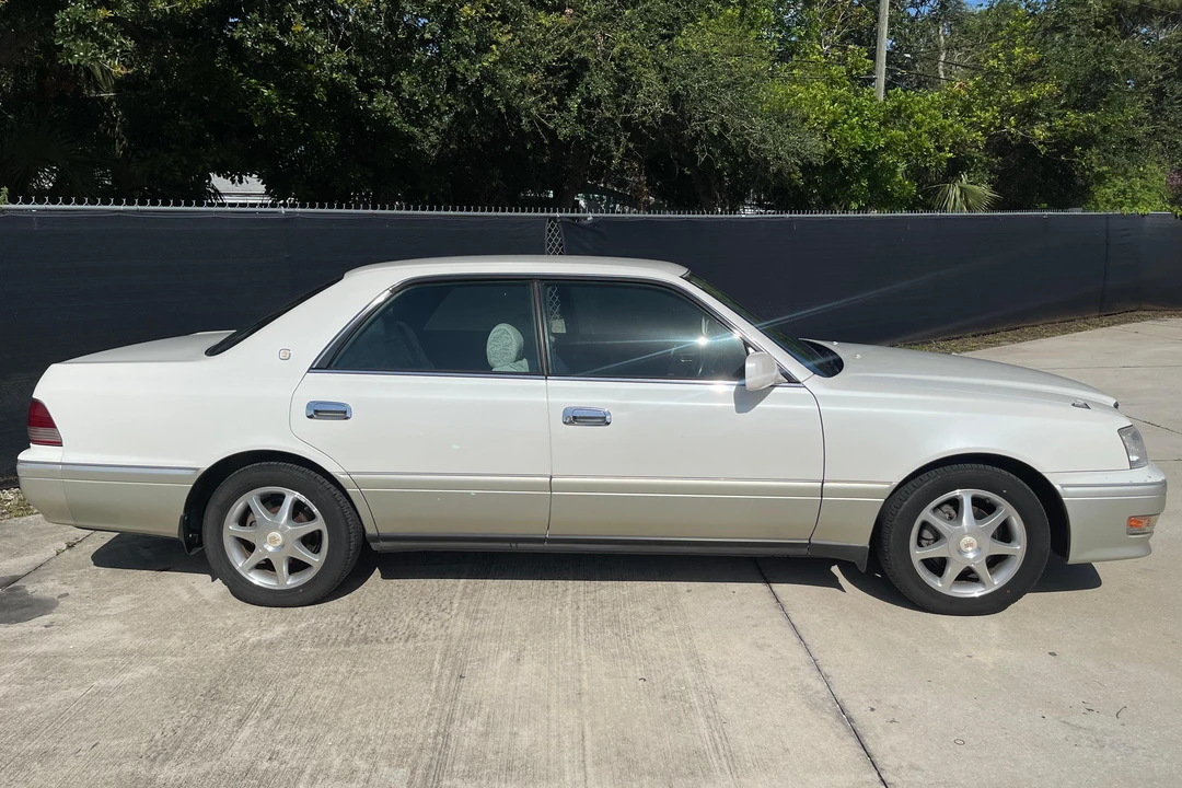 1998 Toyota Crown 10th Gen - Image 3 of 31