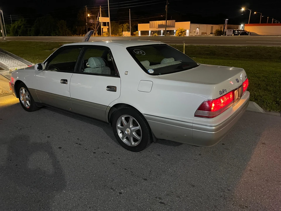 1998 Toyota Crown 10th Gen - Image 10 of 31