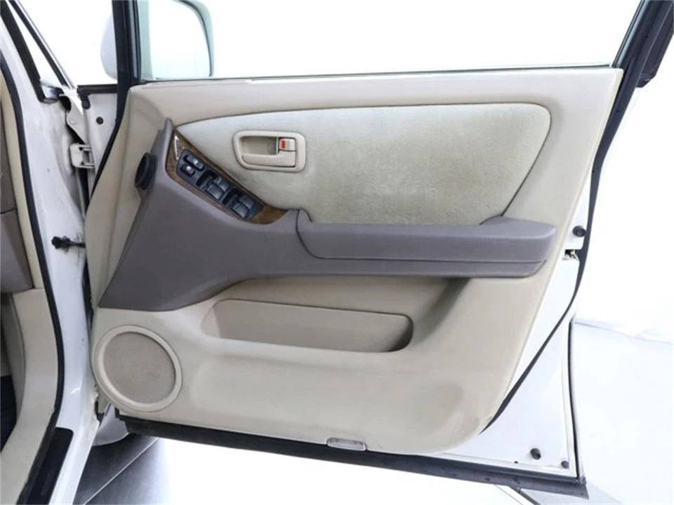 1998 Toyota - Image 22 of 31