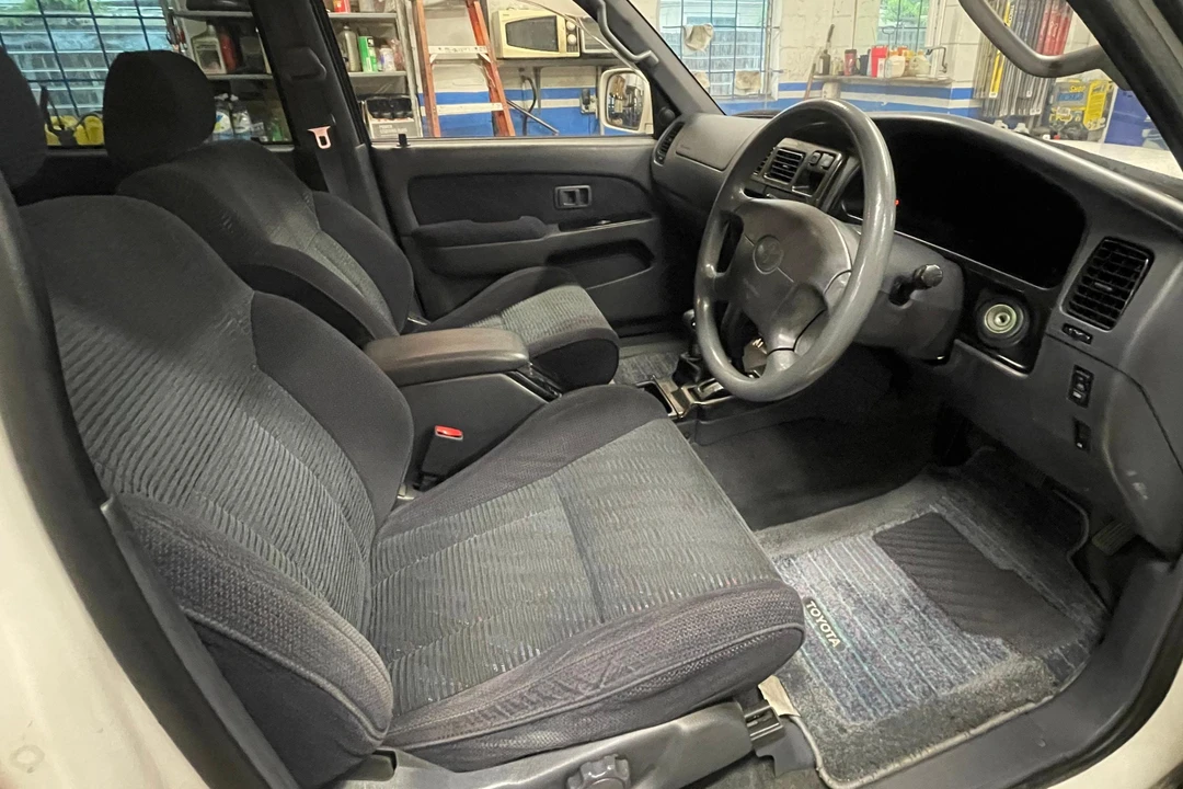 1998 Toyota Hilux 6th Gen - Image 28 of 31