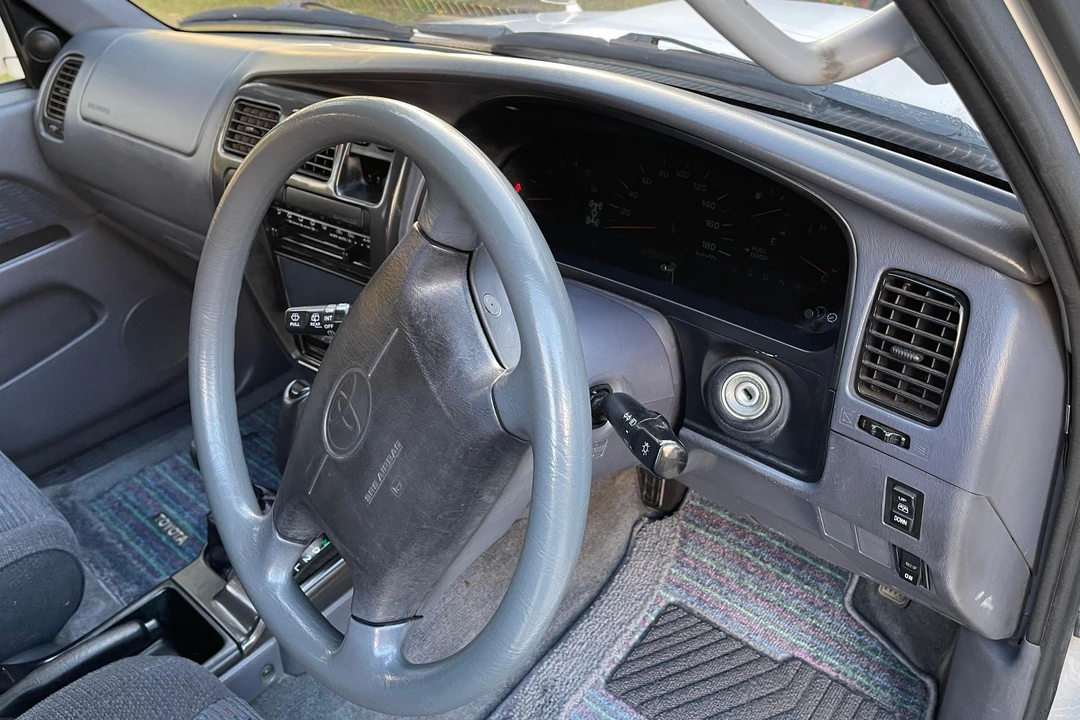 1998 Toyota Hilux 6th Gen - Image 22 of 31