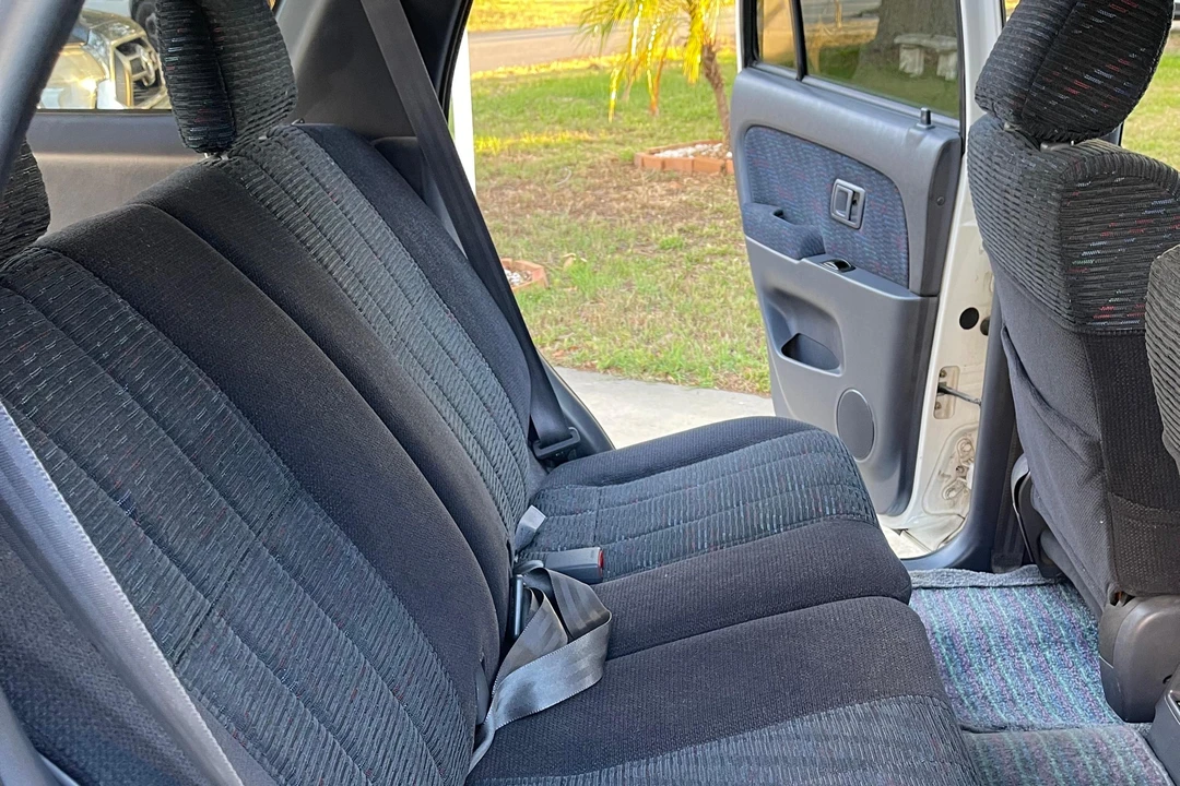 1998 Toyota Hilux 6th Gen - Image 24 of 31