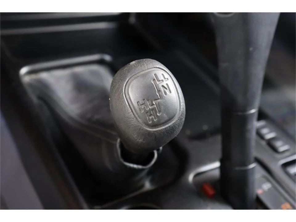 1998 Toyota J100 Land Cruiser - Image 15 of 31