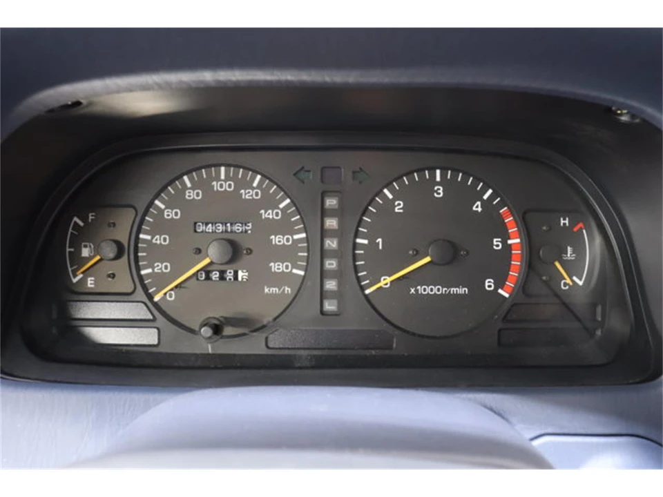 1998 Toyota J100 Land Cruiser - Image 11 of 31