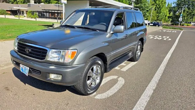 1998 Toyota Land Cruiser Base 4dr SUV