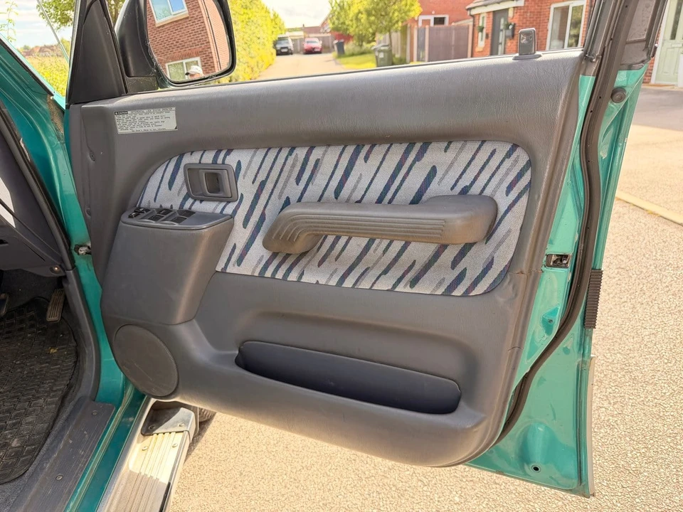 1998 Toyota J90 Land Cruiser Prado - Image 20 of 30