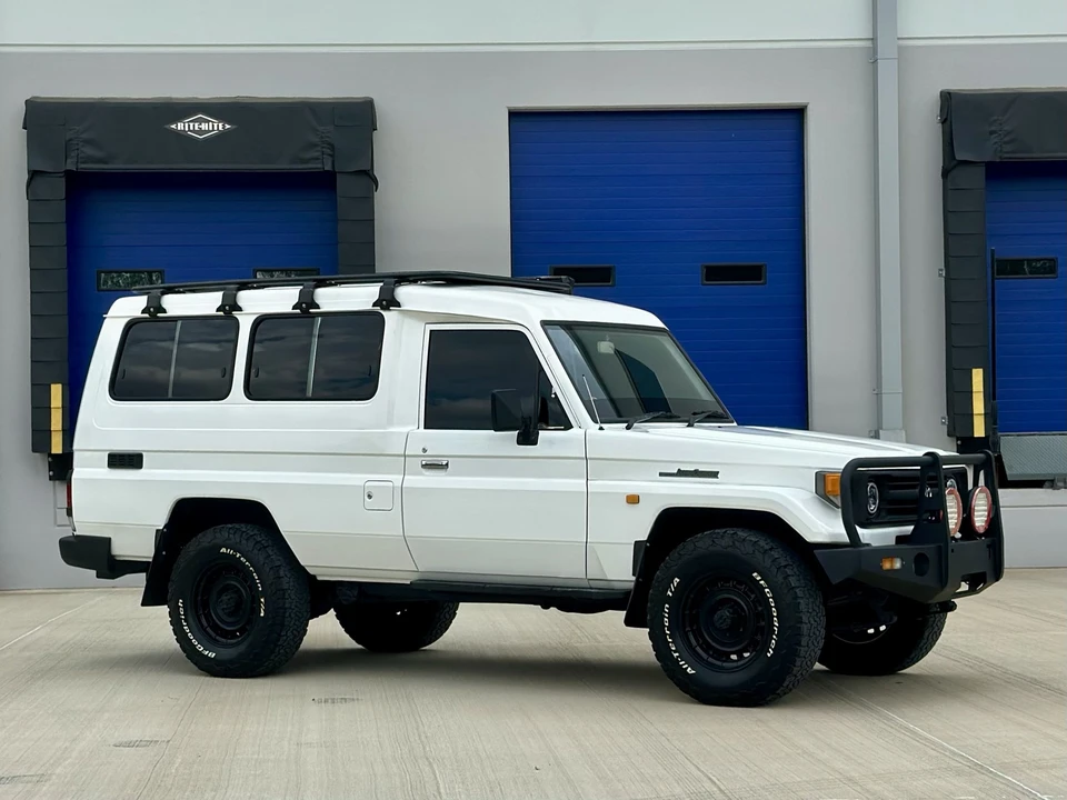 1998 Toyota J70 Land Cruiser - Image 15 of 21