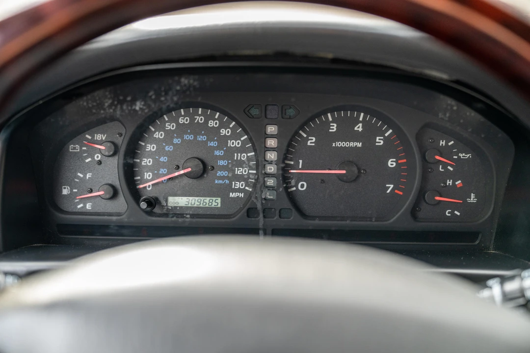 1998 Toyota J100 Land Cruiser - Image 23 of 31