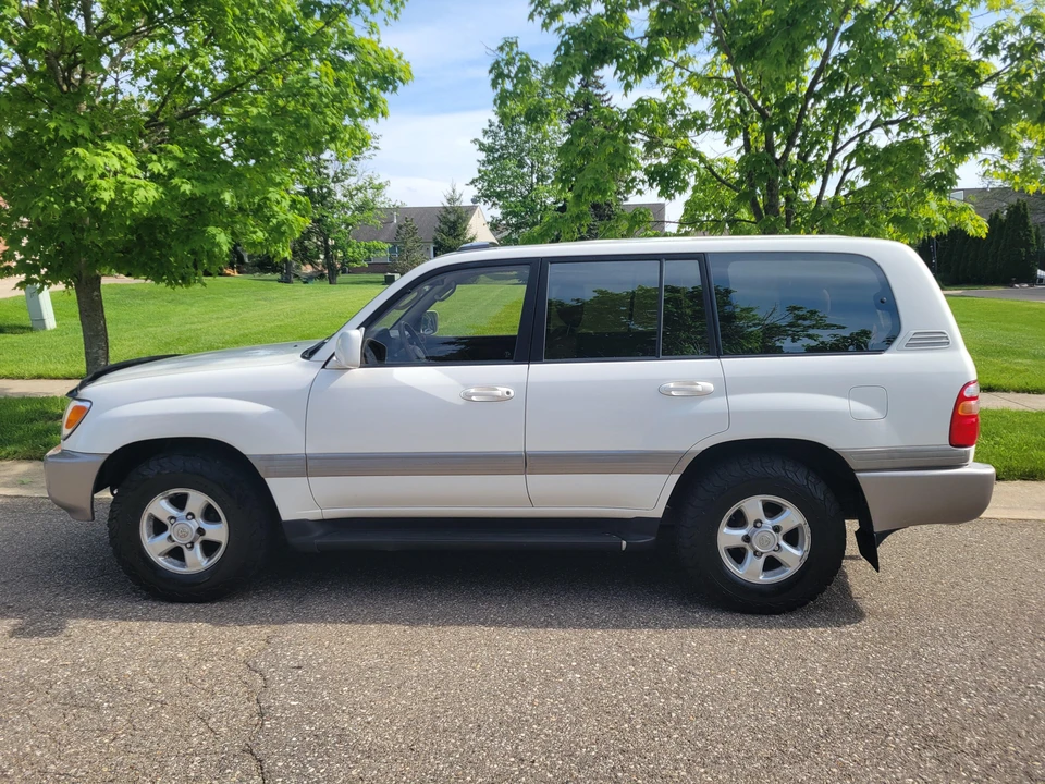 1998 Toyota J100 Land Cruiser - Image 7 of 31