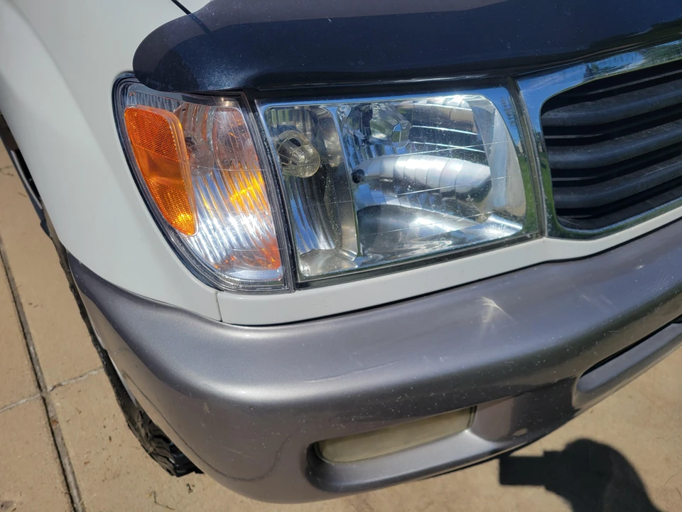 1998 Toyota J100 Land Cruiser - Image 12 of 31