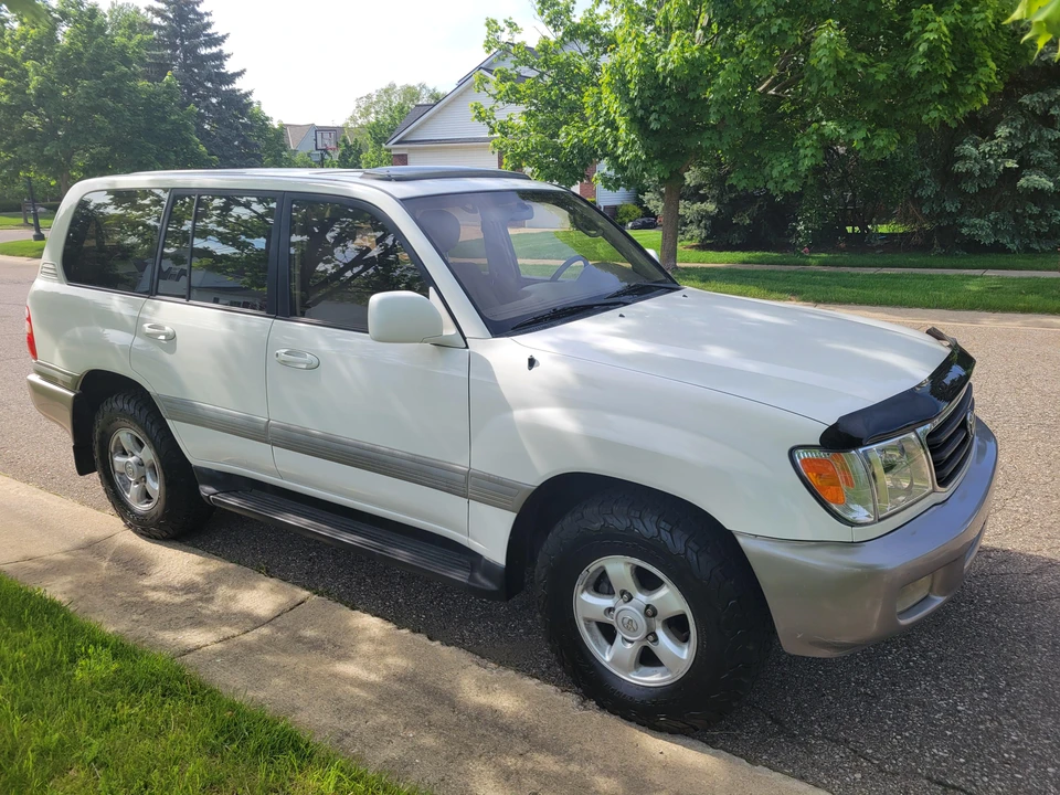 1998 Toyota J100 Land Cruiser - Image 10 of 31