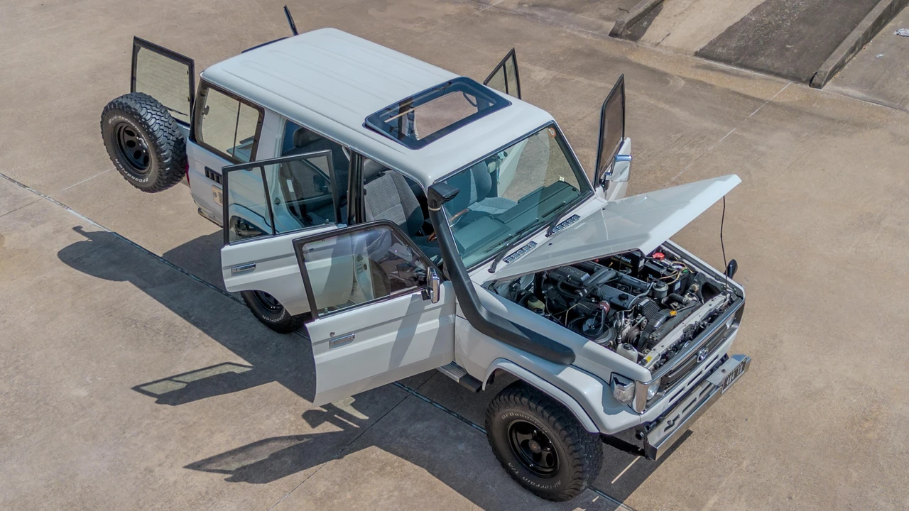 1998 Toyota J100 Land Cruiser - Image 15 of 31