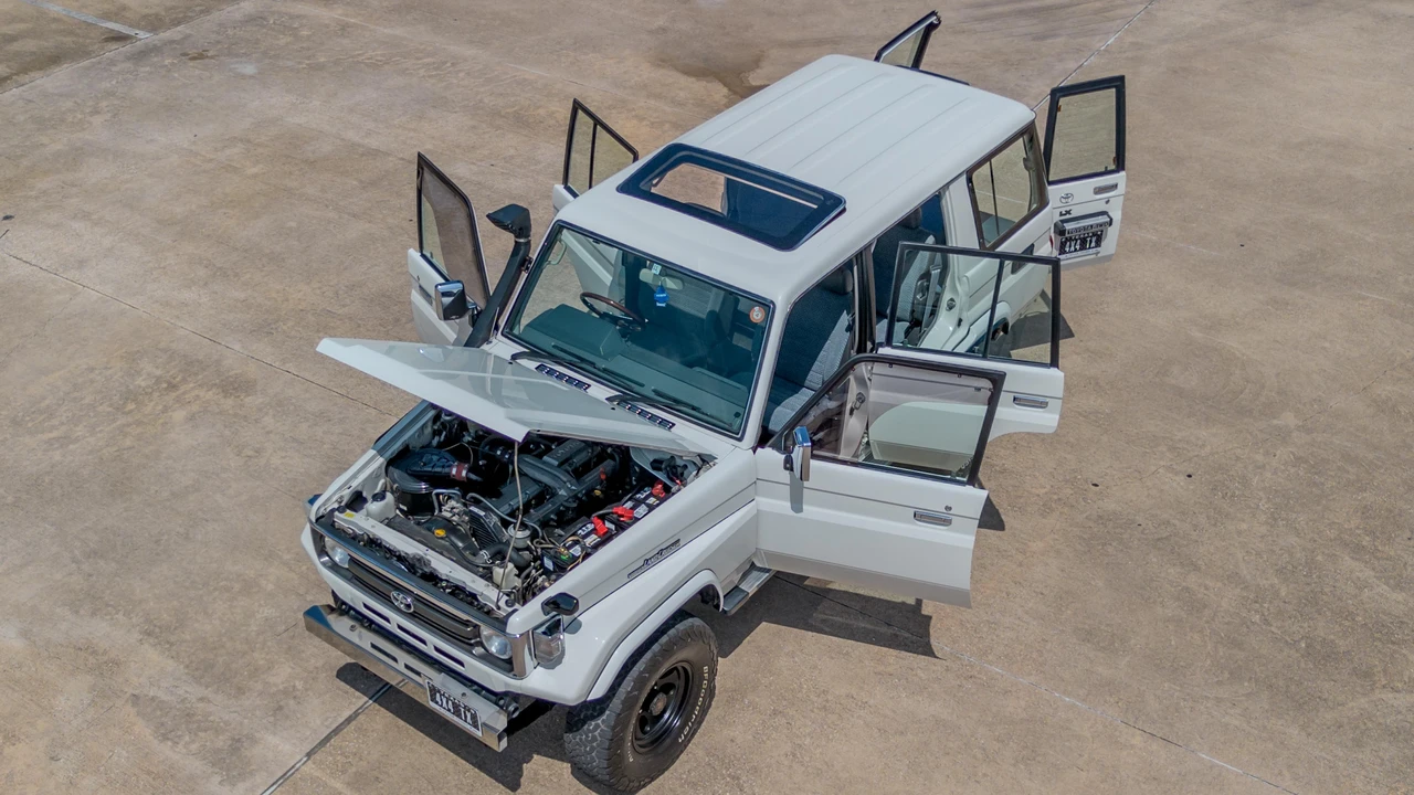 1998 Toyota J100 Land Cruiser - Image 10 of 31