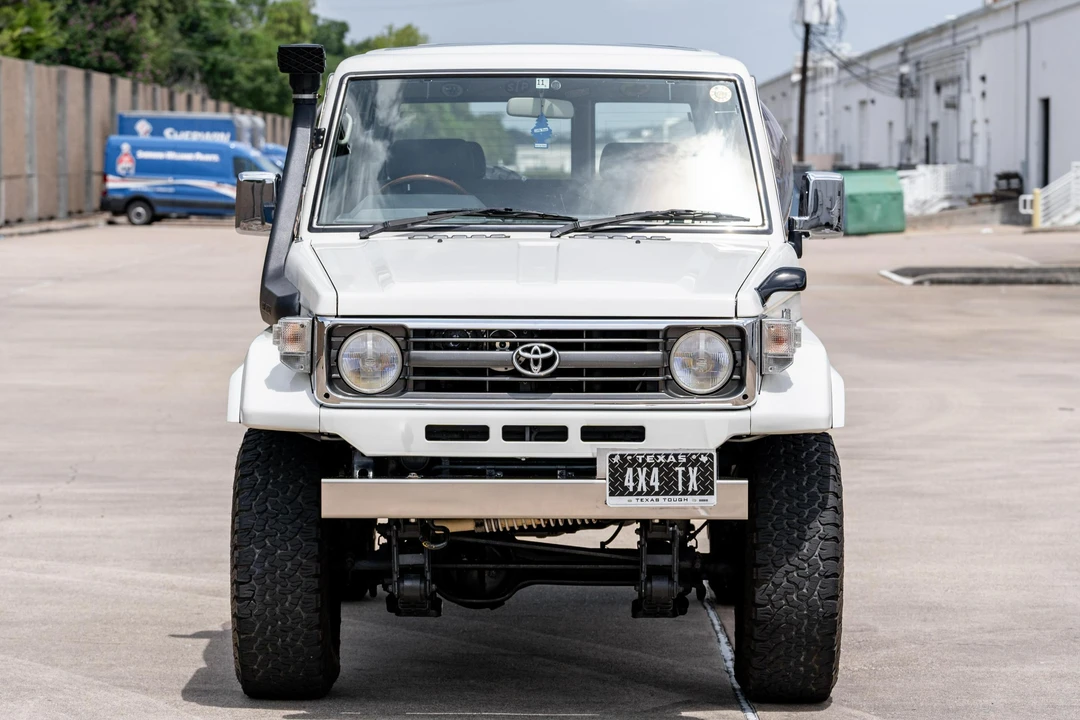 1998 Toyota J100 Land Cruiser - Image 2 of 31