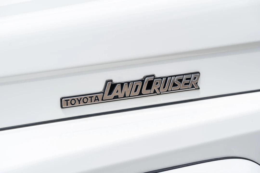1998 Toyota J100 Land Cruiser - Image 25 of 31