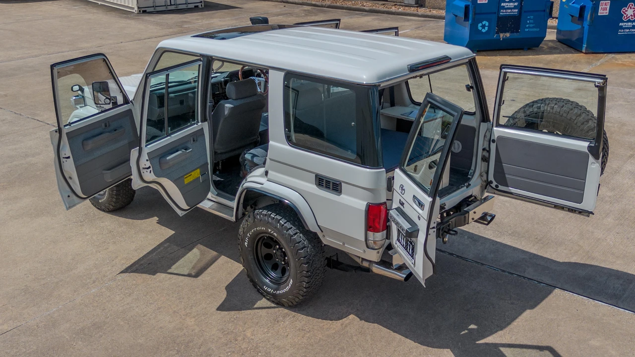 1998 Toyota J100 Land Cruiser - Image 13 of 31