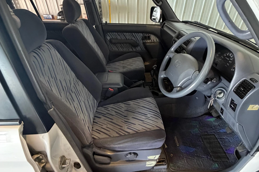 1998 Toyota J90 Land Cruiser Prado - Image 19 of 31