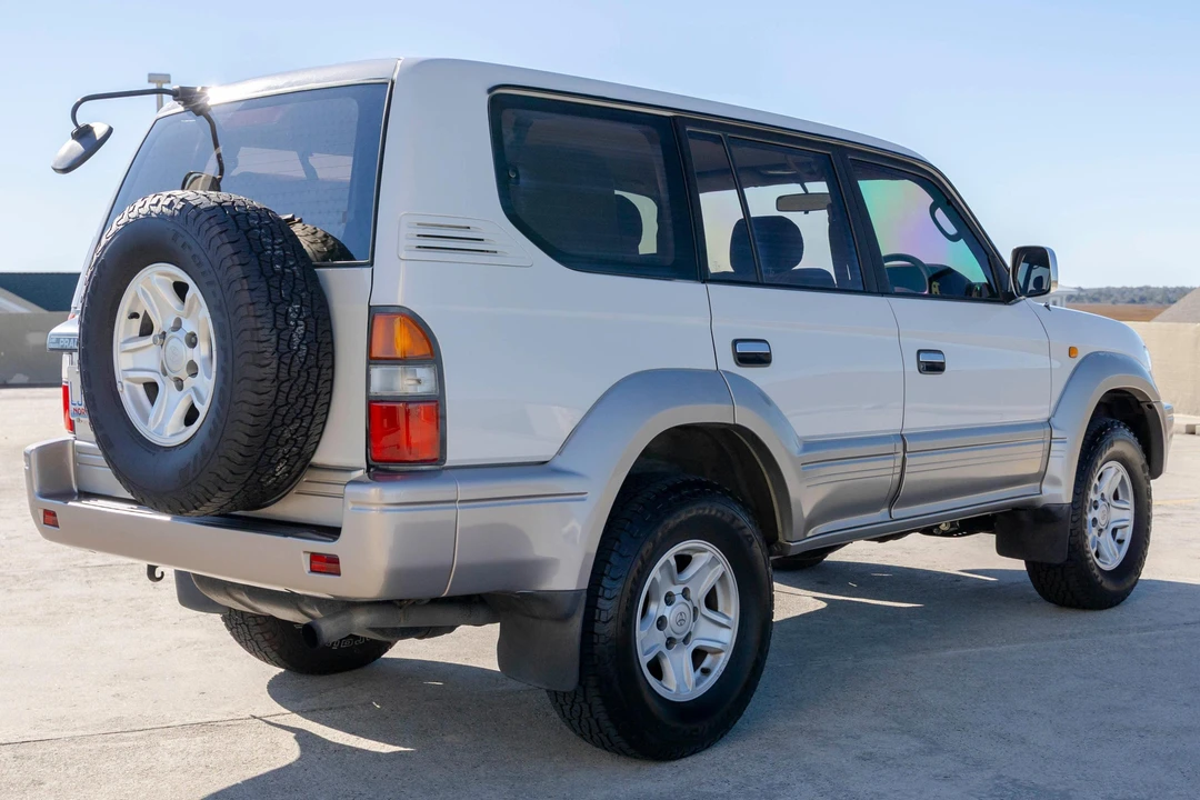1998 Toyota J90 Land Cruiser Prado - Image 4 of 31