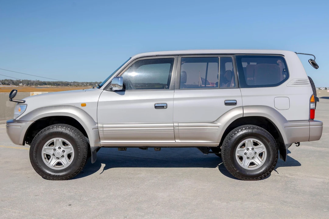 1998 Toyota J90 Land Cruiser Prado - Image 3 of 31