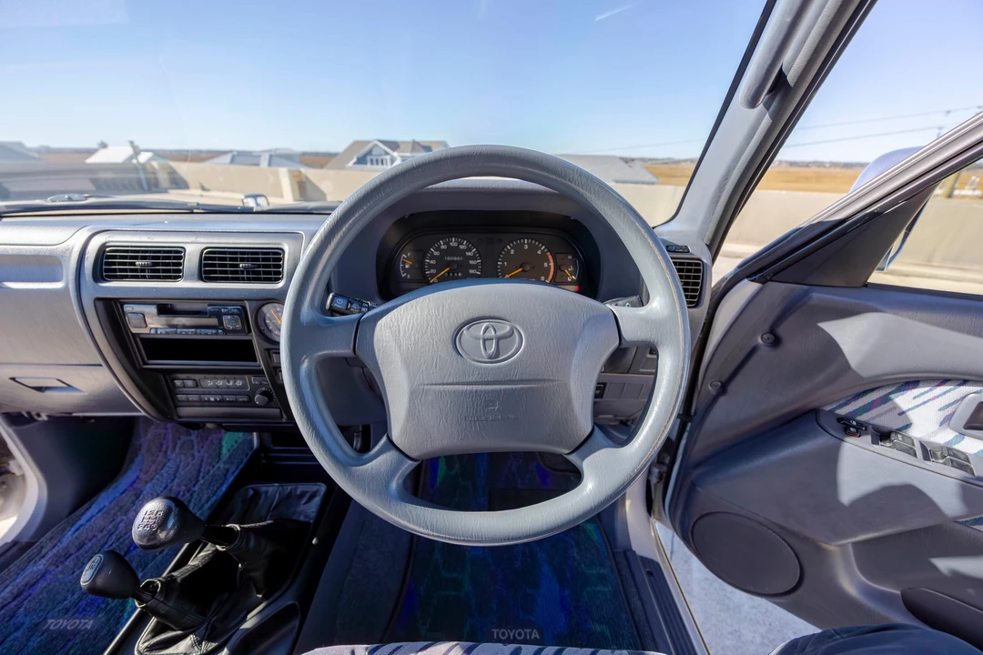 1998 Toyota J90 Land Cruiser Prado - Image 27 of 31