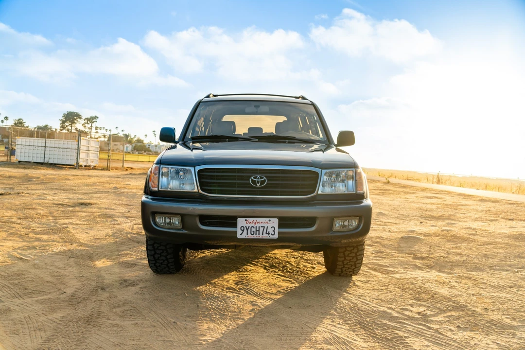1998 Toyota J100 Land Cruiser - Image 2 of 31