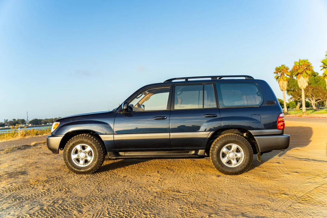 1998 Toyota J100 Land Cruiser - Image 8 of 31