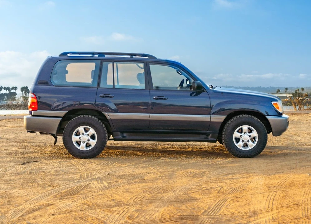 1998 Toyota J100 Land Cruiser - Image 4 of 31