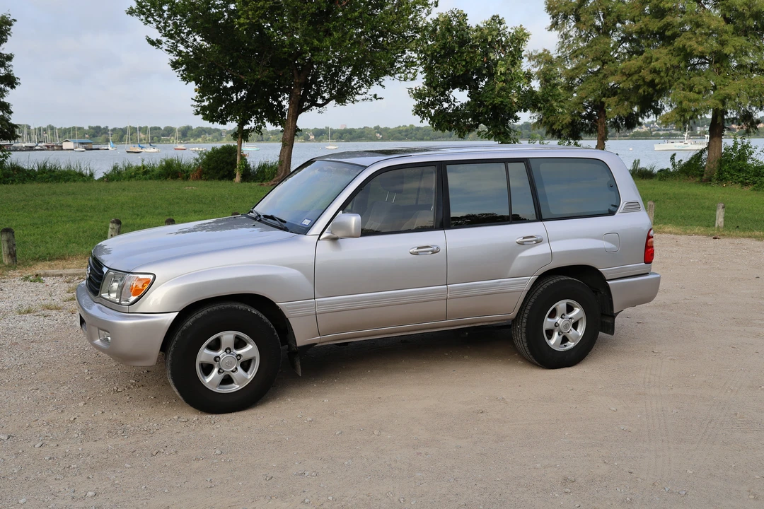 1998 Toyota J100 Land Cruiser - Image 4 of 31