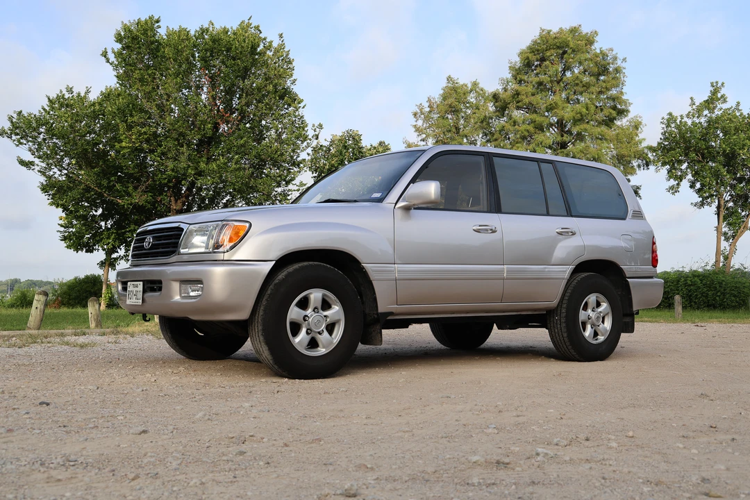 1998 Toyota J100 Land Cruiser - Image 9 of 31