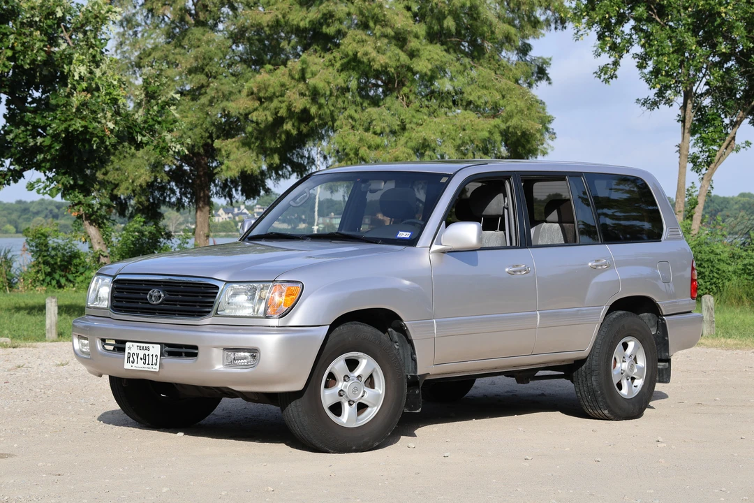1998 Toyota J100 Land Cruiser - Image 2 of 31