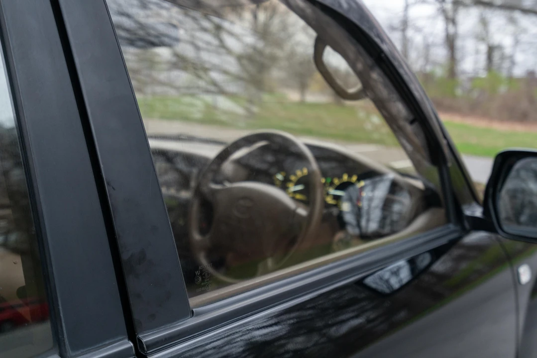 1998 Toyota J100 Land Cruiser - Image 13 of 31