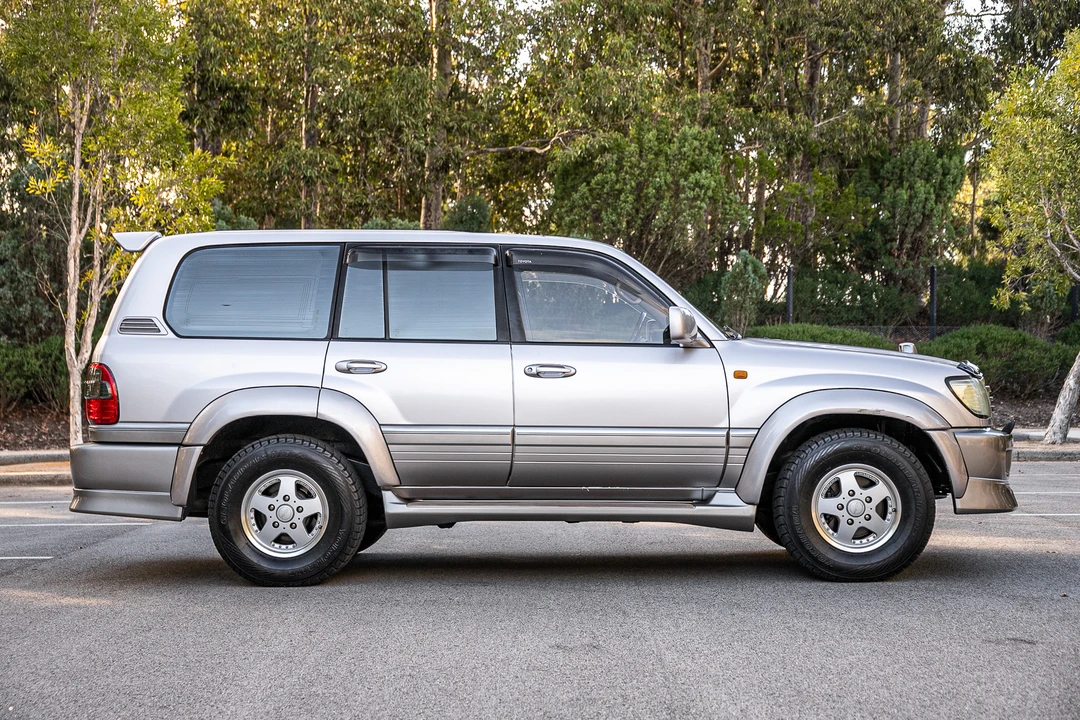 1998 Toyota J80 Land Cruiser - Image 8 of 31