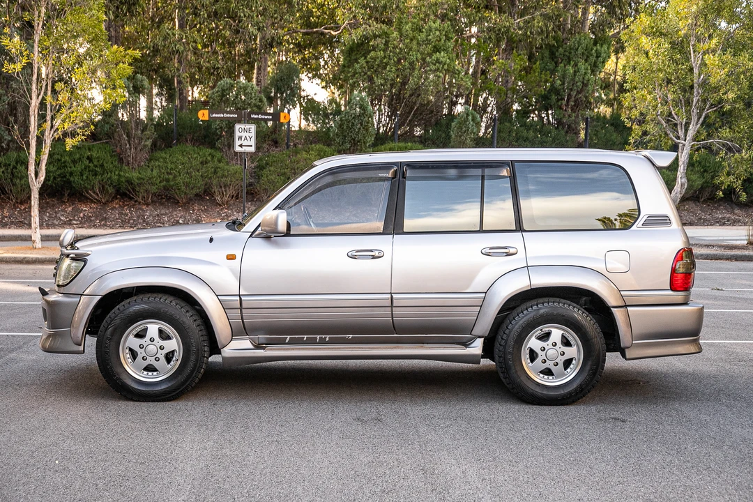 1998 Toyota J80 Land Cruiser - Image 24 of 31