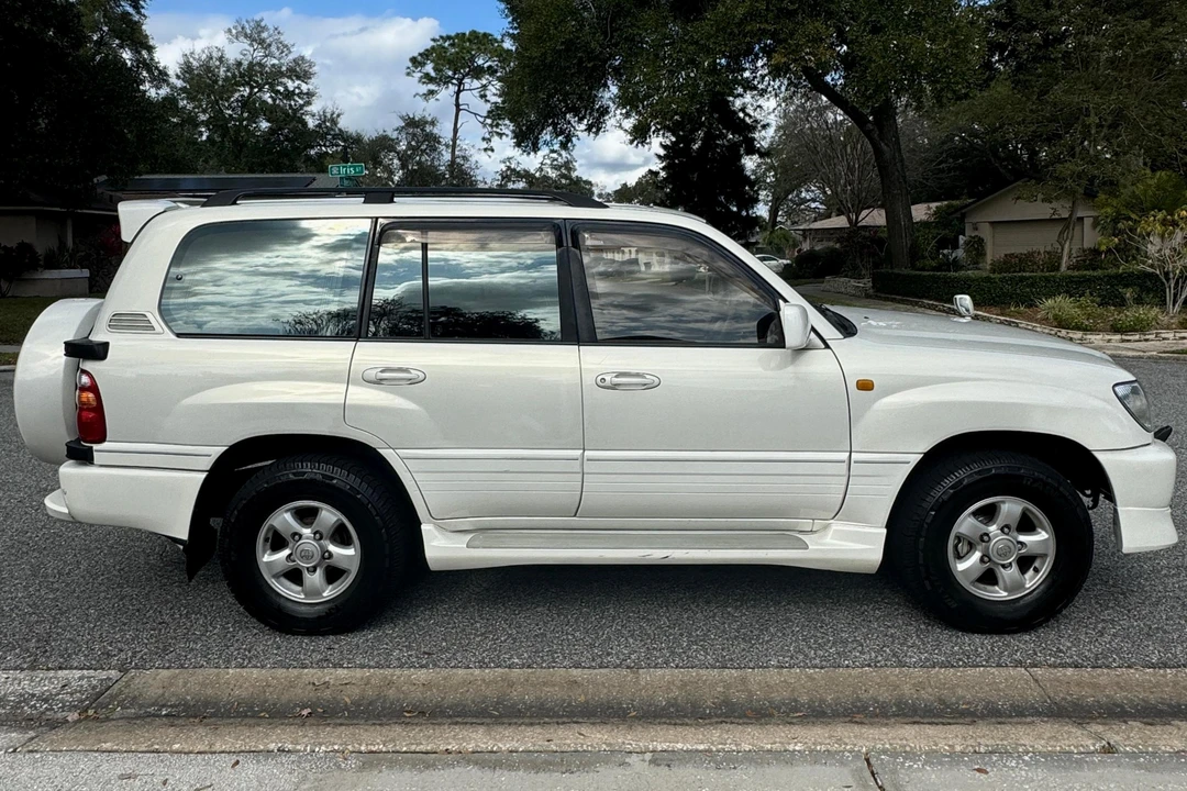 1998 Toyota J100 Land Cruiser - Image 3 of 31