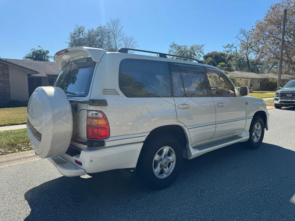 1998 Toyota J100 Land Cruiser - Image 9 of 31
