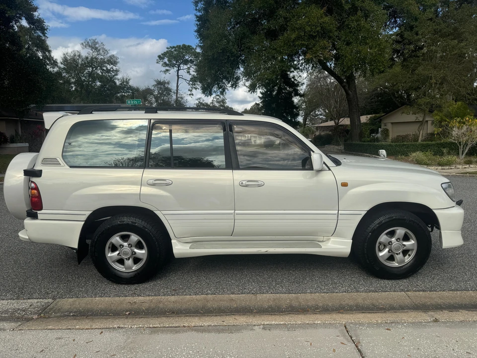 1998 Toyota J100 Land Cruiser - Image 10 of 31