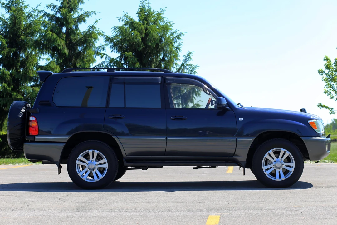 1998 Toyota J100 Land Cruiser - Image 3 of 31