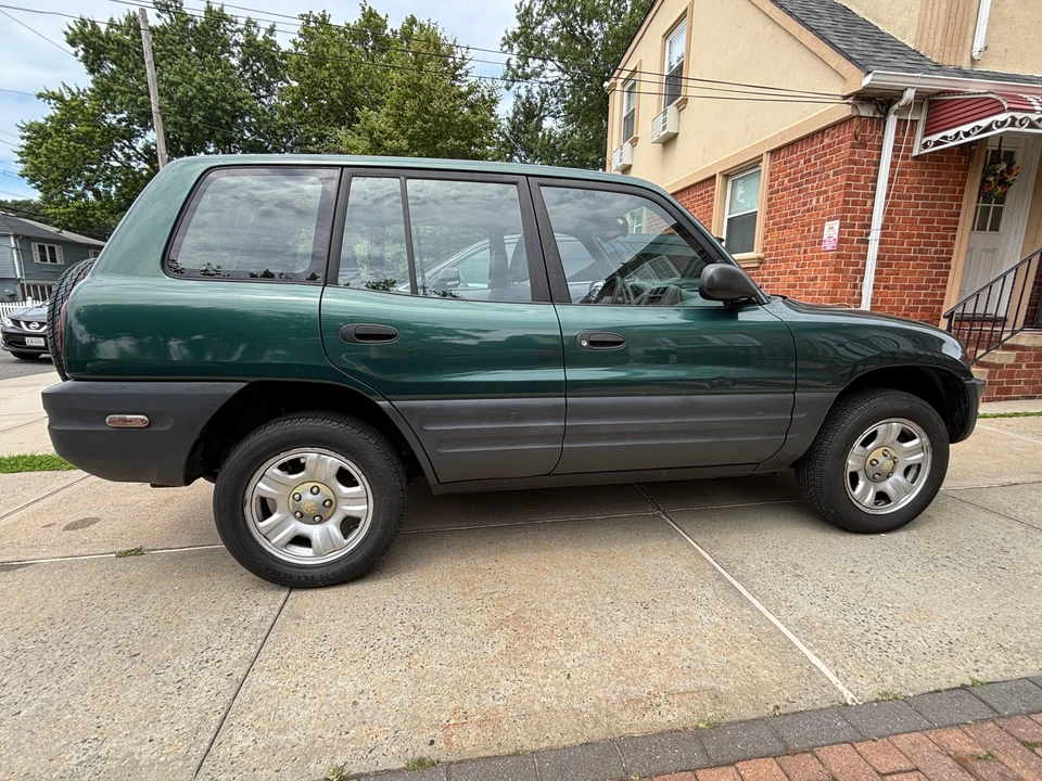 1998 Toyota RAV4 1st Gen - Image 12 of 31