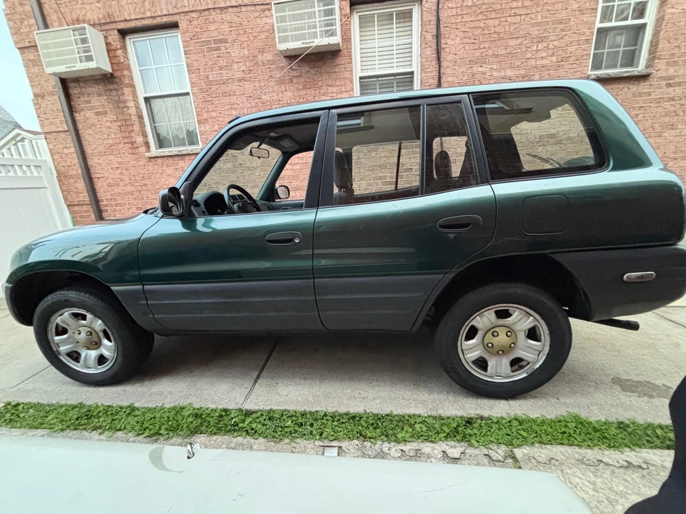 1998 Toyota RAV4 1st Gen - Image 7 of 31