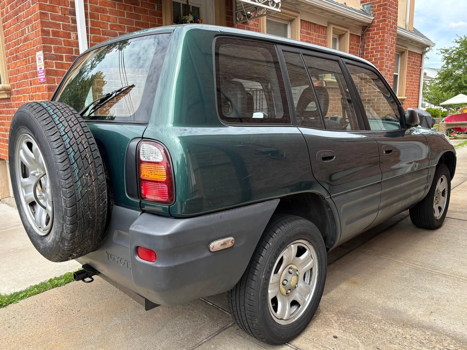 1998 Toyota RAV4 1st Gen - Image 11 of 31